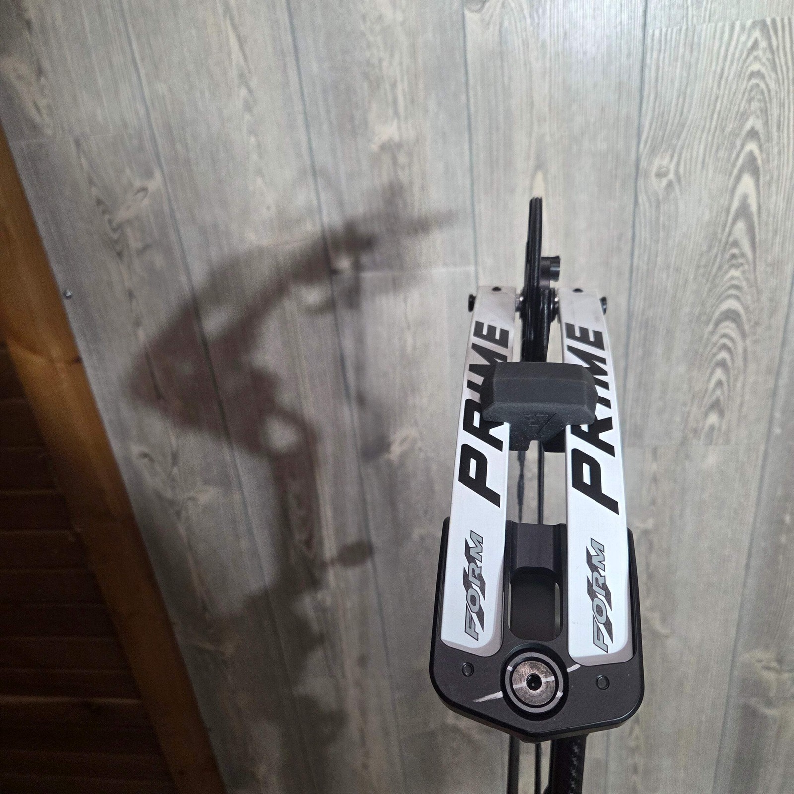 Prime Form 60-70# Morrel Riser White limbs