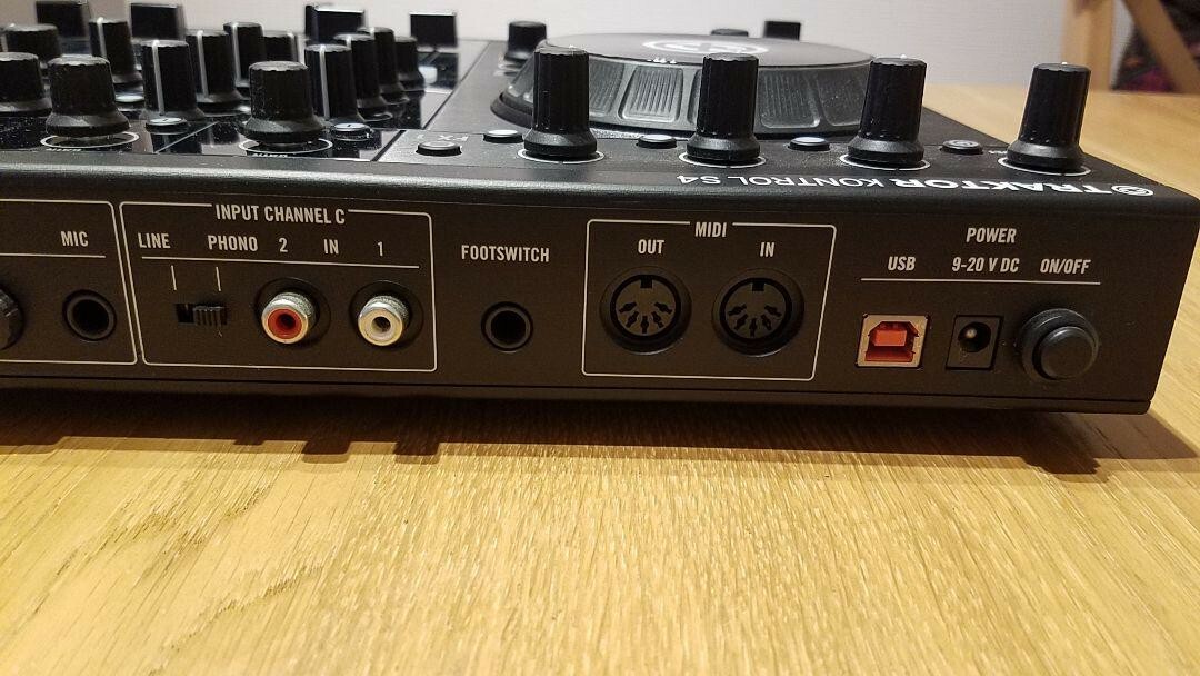 Native Instruments Traktor Kontrol S4 MK1 DJ Controller USED