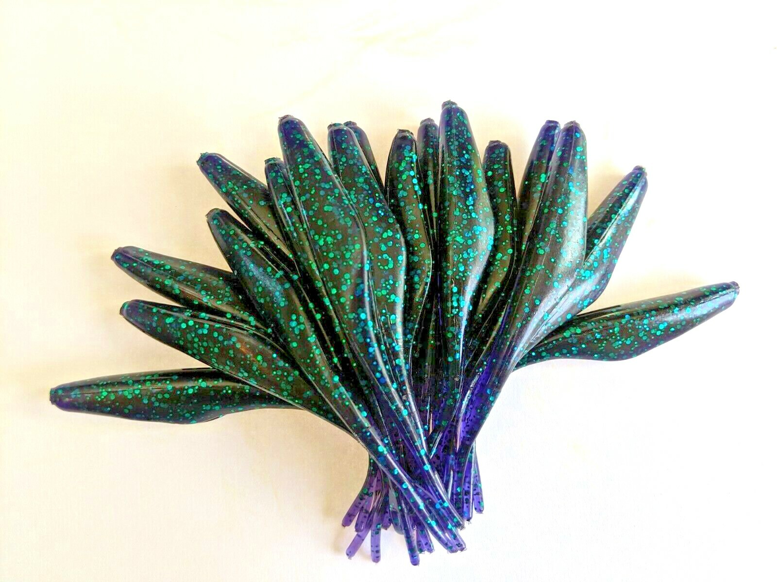 4'' JERK MINNOW( FLUKES)-JUNEBUG -BASS-WALLEYE-CHOOSE PACKAGE SIZE