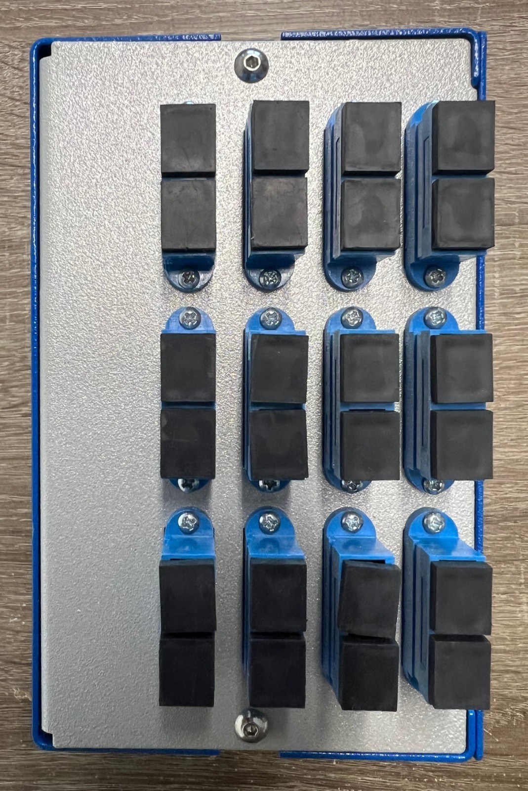 DINSpace SNAPXL-24SC-SM Fiber Patch Panel, Out of Box