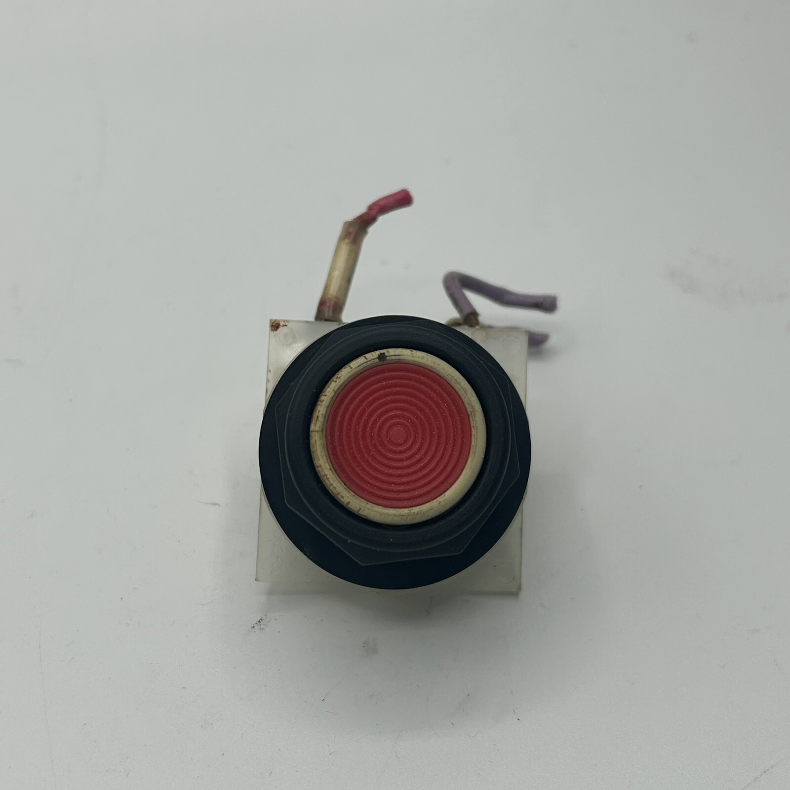Square D Class 9001 Type KA-3 Ser. G Red Push Button