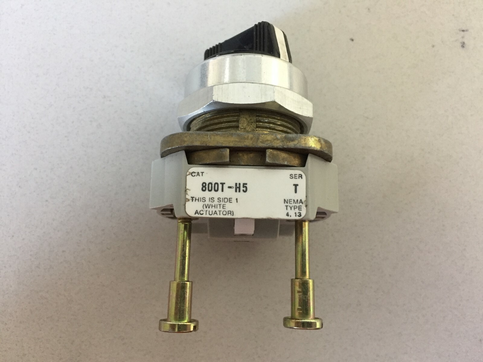 ALLEN BRADLEY 800T-H5 SELECTOR SWITCH