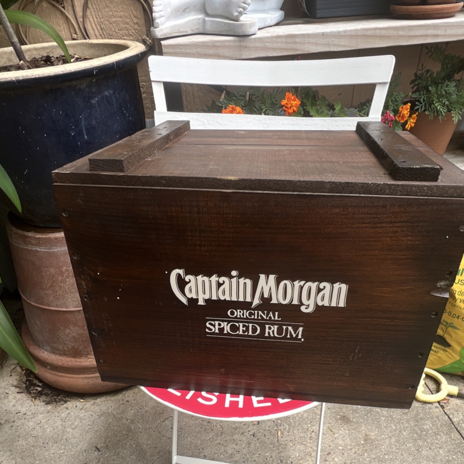 NEW!!! Captain Morgan Original Spiced Rum 24 qt Wooden Ice Chest Cooler