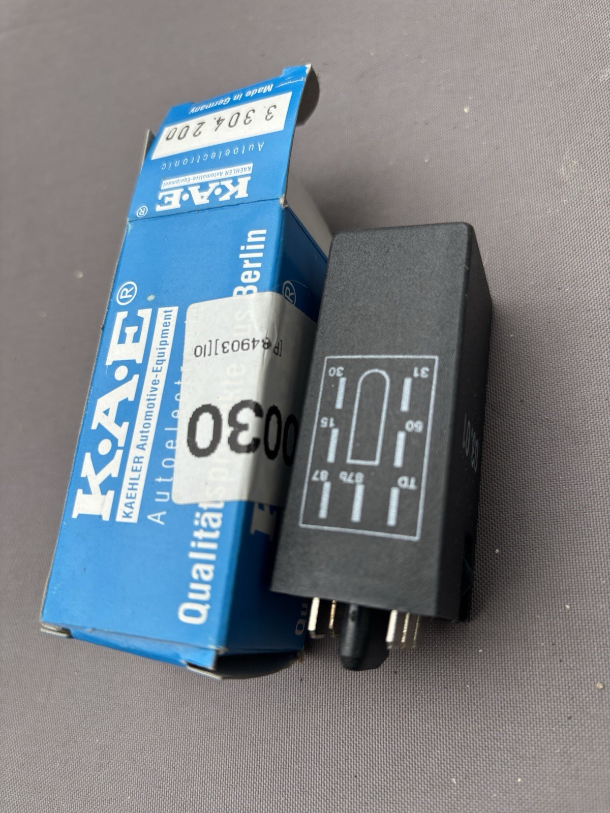 KAE 3304.200 7Pin Fuel Pump RelayCompatible with BMWE23, E24, E28, E30, E32, E34