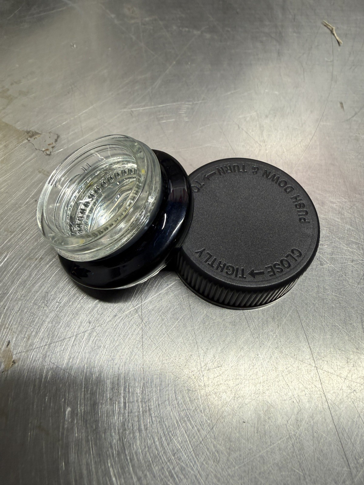 Concentrate Glass Containers 7ml Glass Jar 38mm/450 240/cs with child proof cap