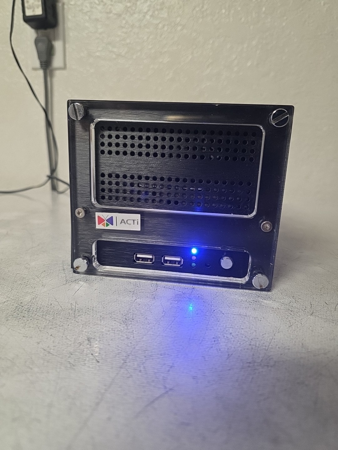 ENR-120 9-Channel 2-Bay Desktop Standalone NVR *TESTED*