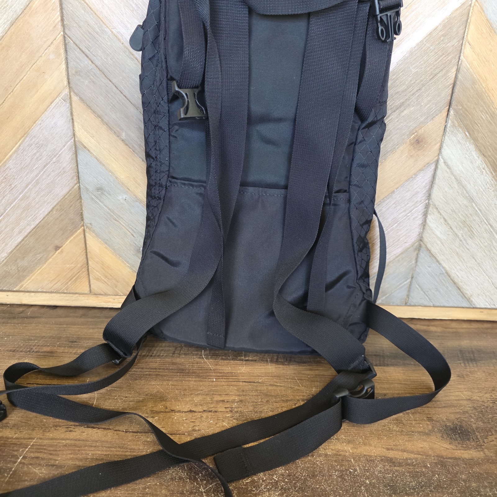 Eddie Bauer Hydration Backpack Pack Adjustable Hiking Outdoors Blue & Black