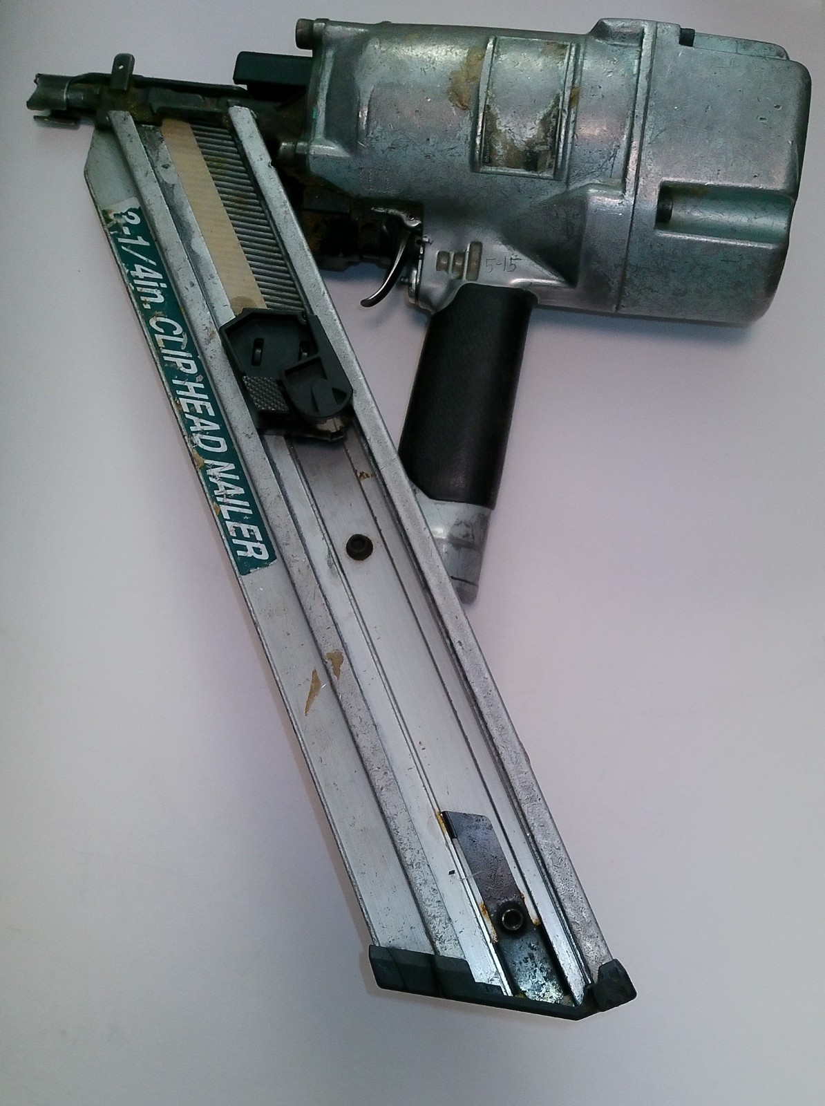 Hitachi NR83A4 3-1/2in Clipped Head Framing Nailer Tested