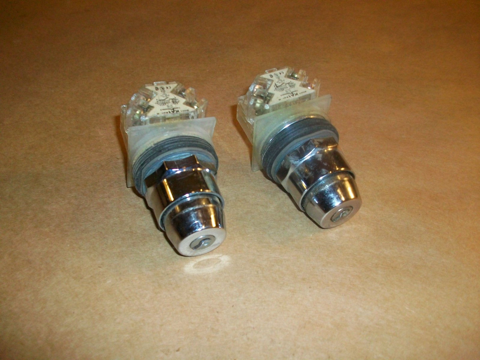 2pc Square D Cylinder Lock / Keyed Selector Switch USED