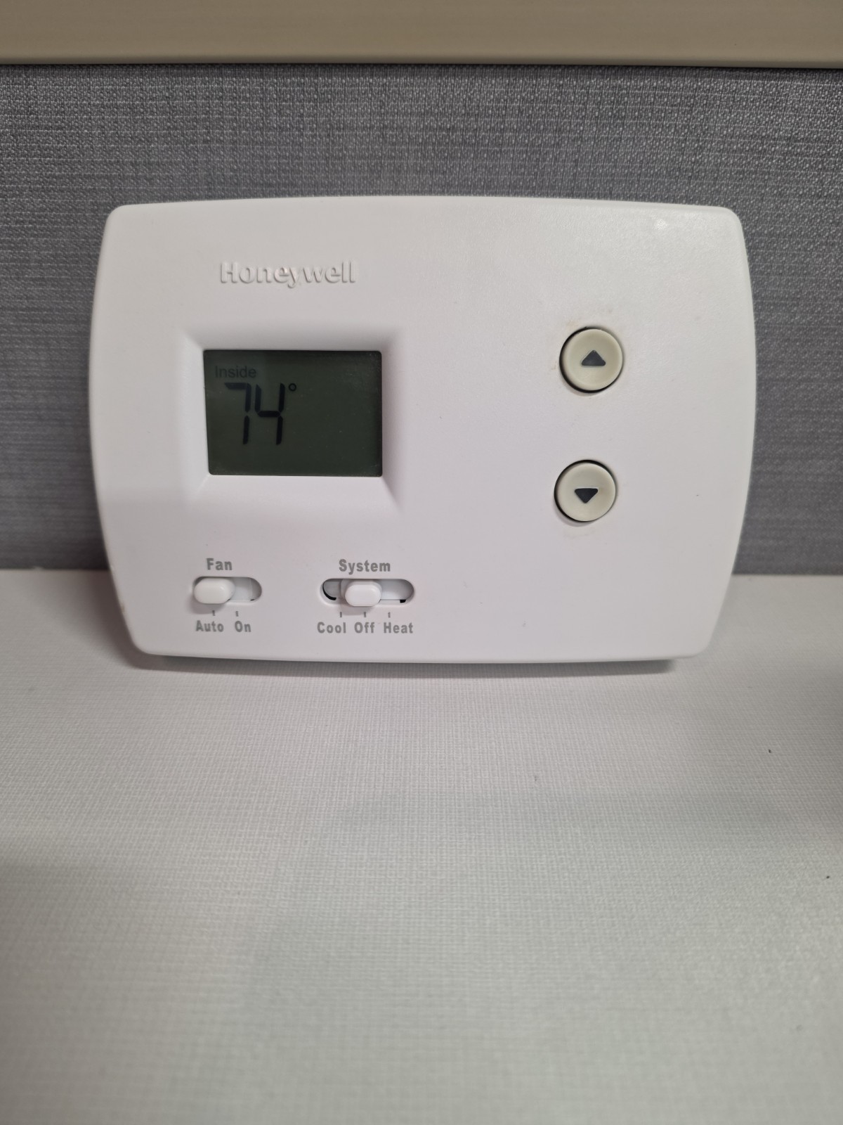 Honeywell Thermostat White TH3110D1008 Pro 3000 Digital Non-Programmable