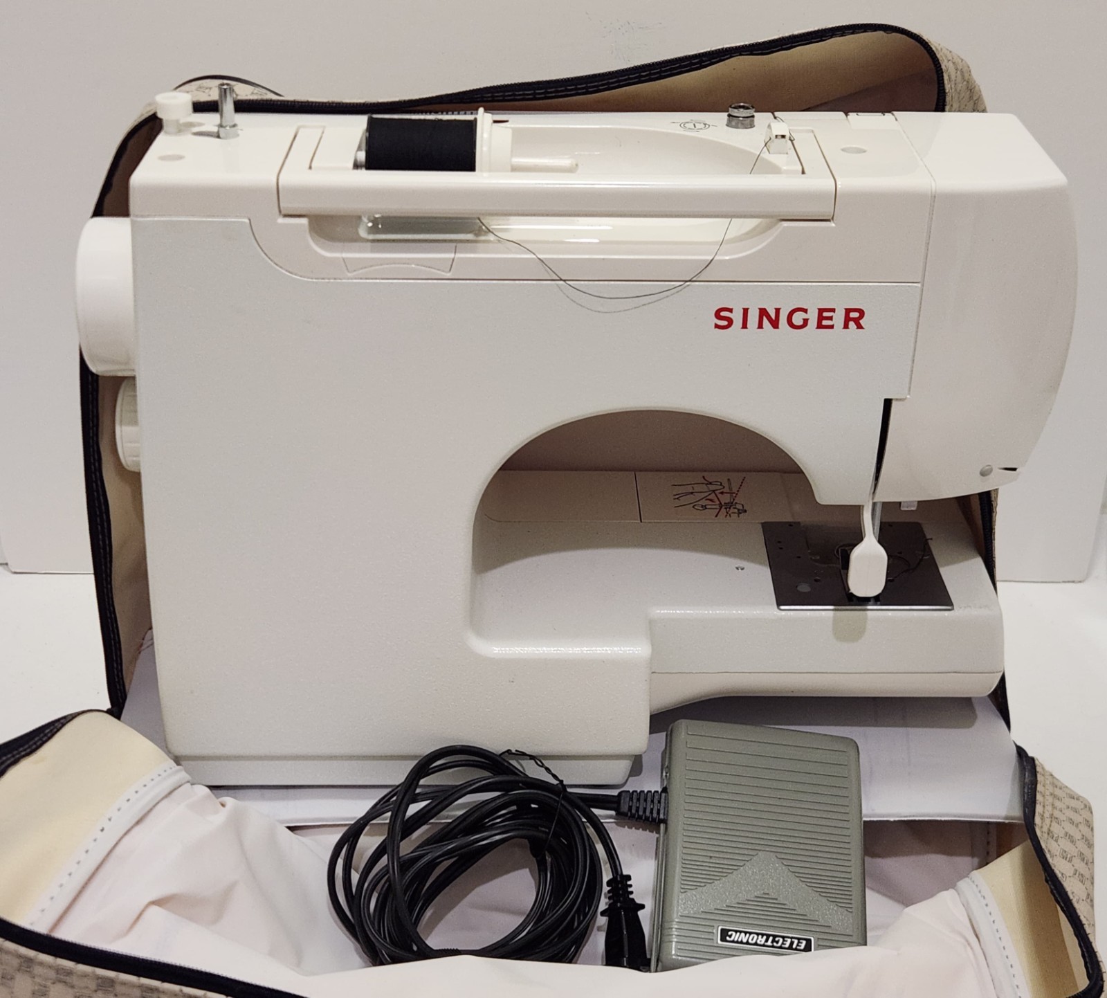 Singer 6412 Millennium Series Sewing Machine w/ Bag And Accessories Working