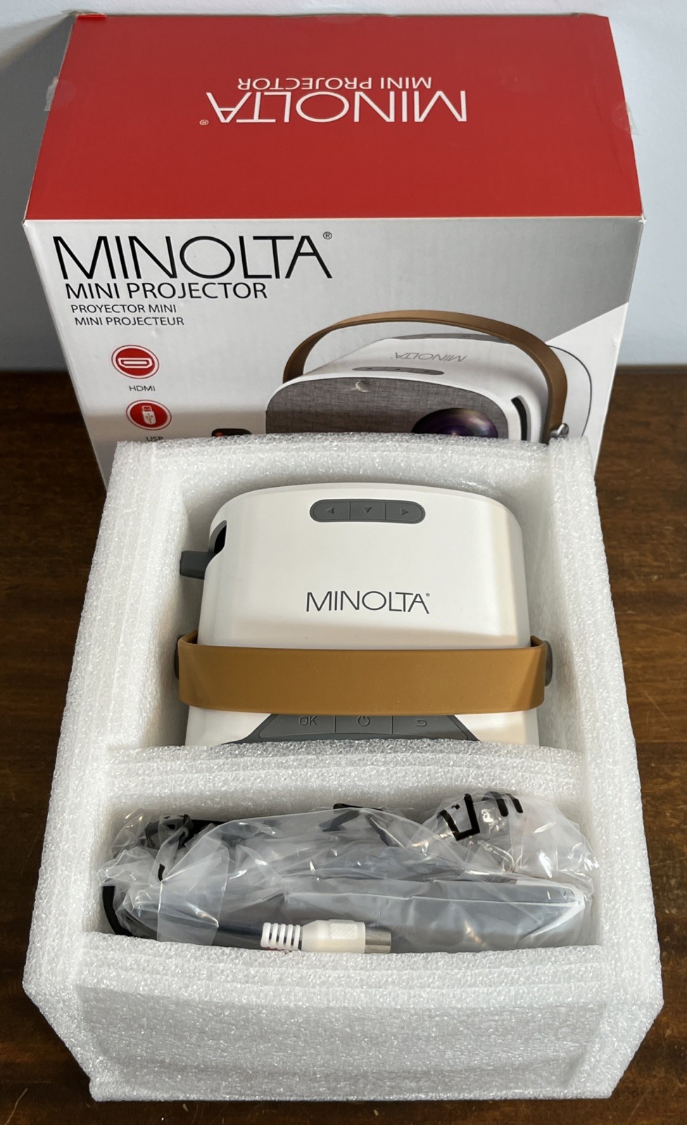 Minolta MN673 Mini LCD Projector Open Box