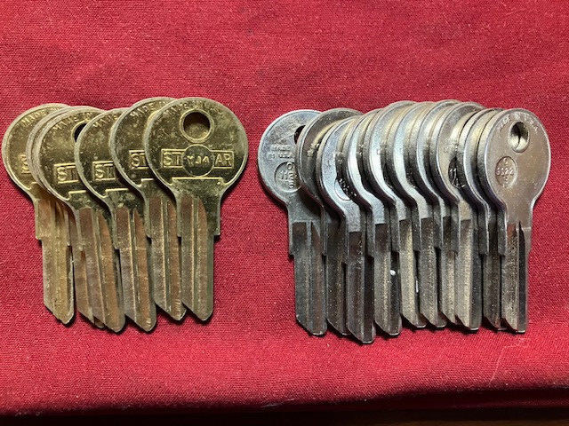 Lot Of 16 Y103 Keyblanks, For Cabinet, Compartment, And Many Other Types Of Lock