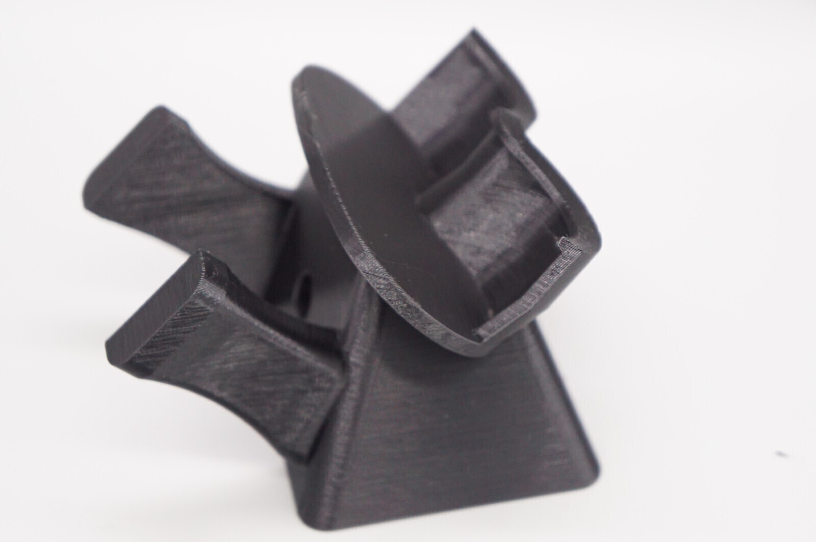 3D Printed Display Stand Holder for Nintendo GameCube Wired Controller