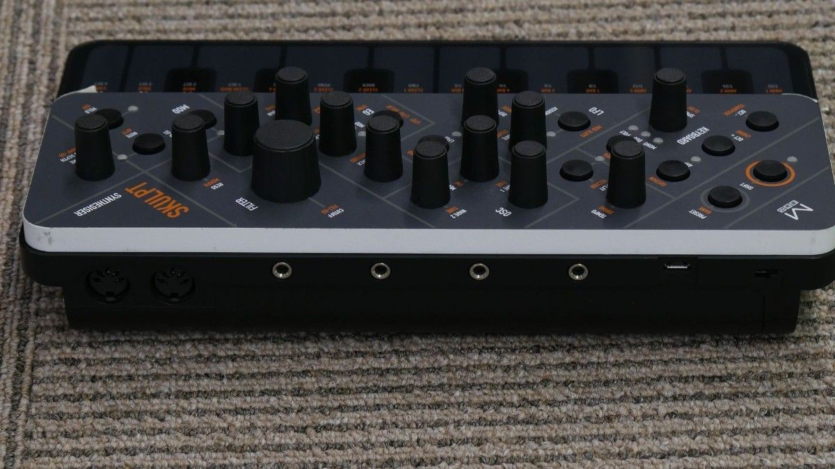 Modal Electronics SKULPT Synthesiser Virtual Analog Synth Tested Near Mint