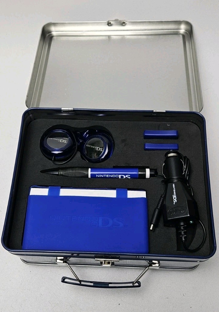 2007 Nintendo DS Lite Ultimate Starter Kit Tin Lunch Box DS Accessories