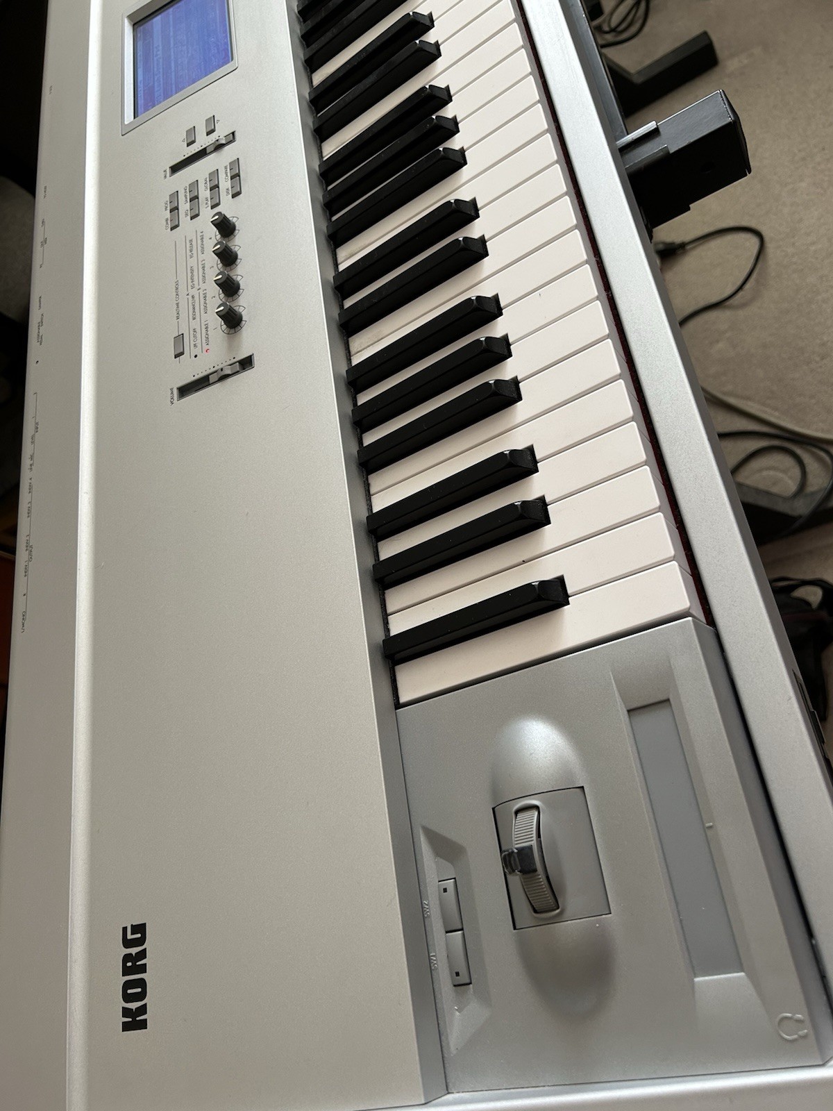 Korg Triton Pro x 88-Key Digital Synthesizer with Weighted Keyboard