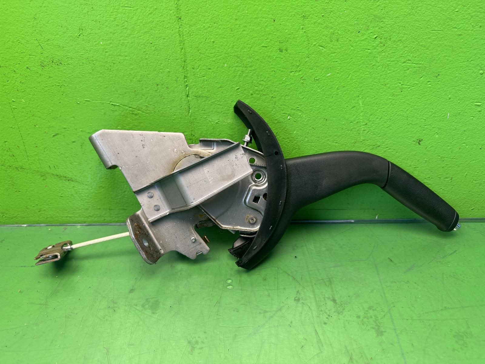 MITSUBISHI OUTLANDER Handbrake Lever/ Mk2 07-13