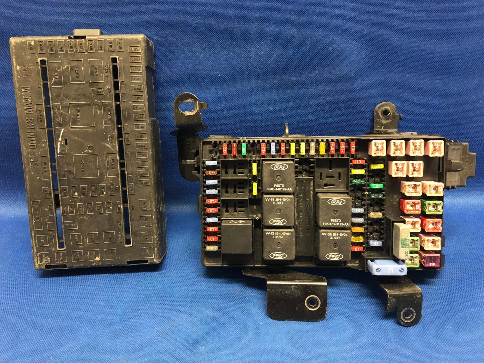 2003 03 Ford F250 SUPER DUTY FUSE JUNCTION BCM BOX RELAY 3C3T-14A067-BG