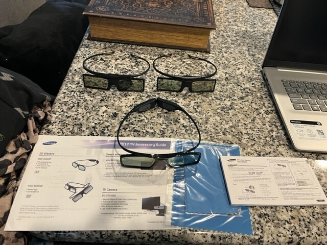 Samsung SSG-3050GB Active 3D Glasses For Smart TV (Set Of 2)  +SG4100GB