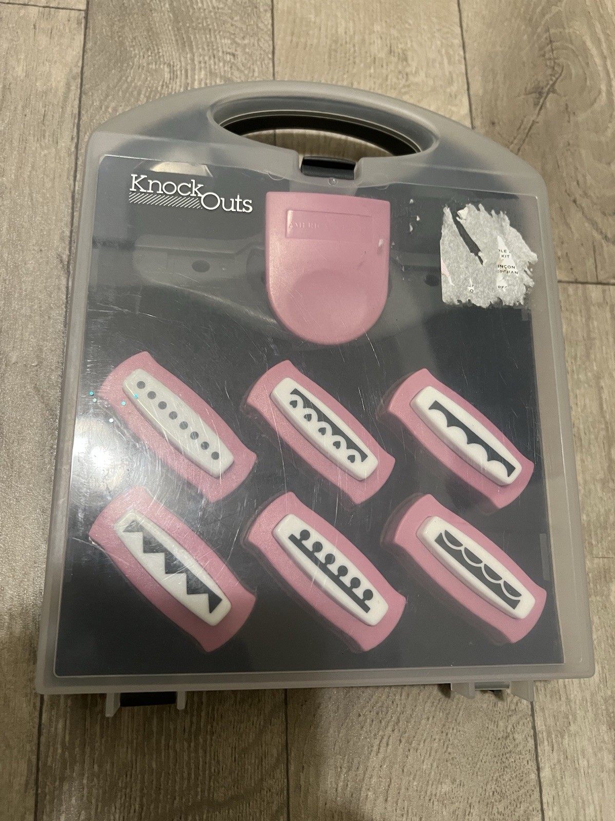 American Crafts Knock Outs Interchangeable Border Punch System 6 Count Punch