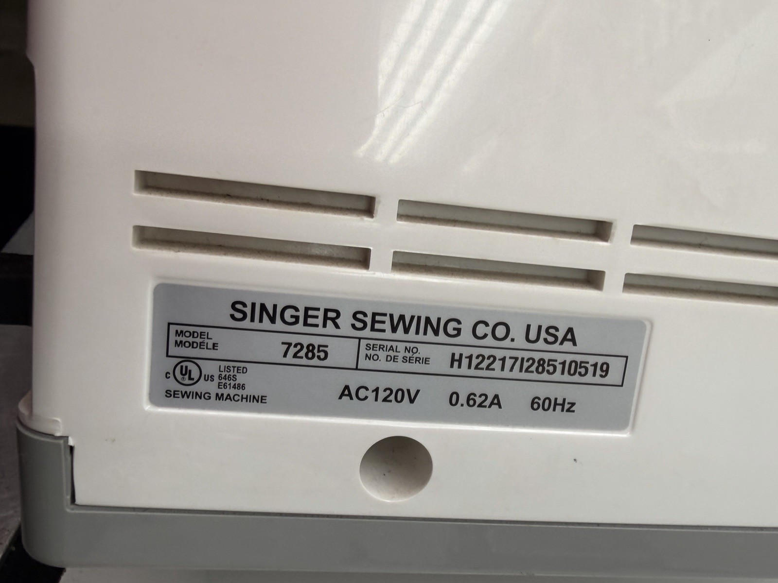 SINGER 7285 Sew Mate Sewing Machine Portable Free Arm w/ Case Extension Table