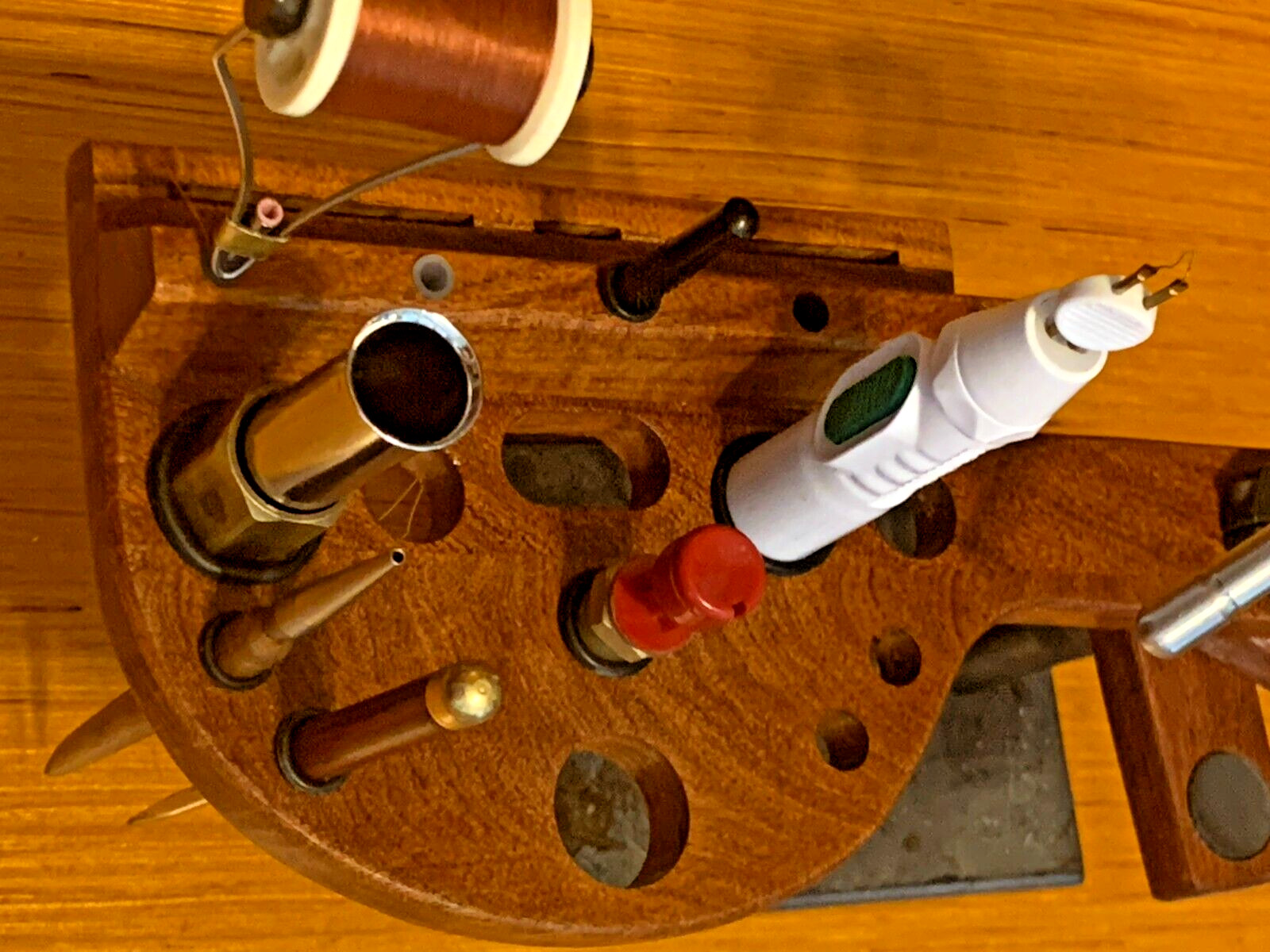 WADE'S FLY TYING VICE TOOL CADDY THREAD AND BEAD ORGANIZER / AND QUICK DRAW KIT