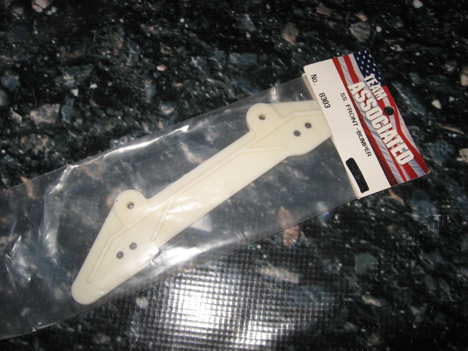 Vintage RC Associated RC10L SS Front Bumper Plastic White (1) 8303