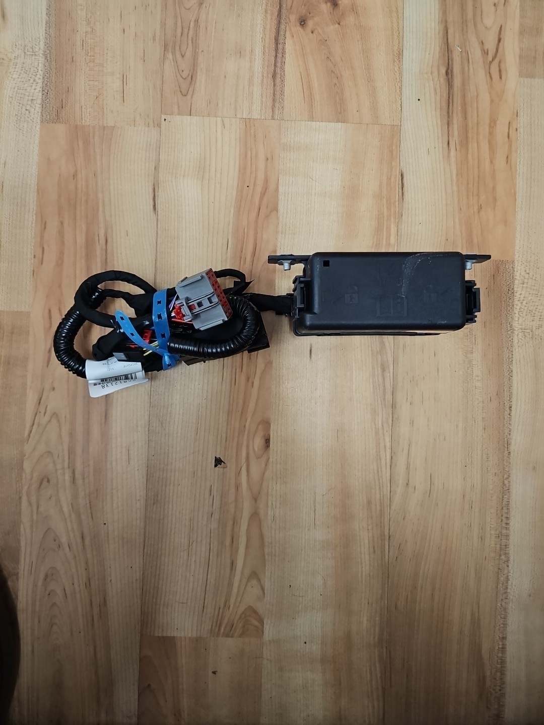 👍Auxiliary Fuse Block Wiring Harness  ACDelco 86812138, New Open Box Unused OEM