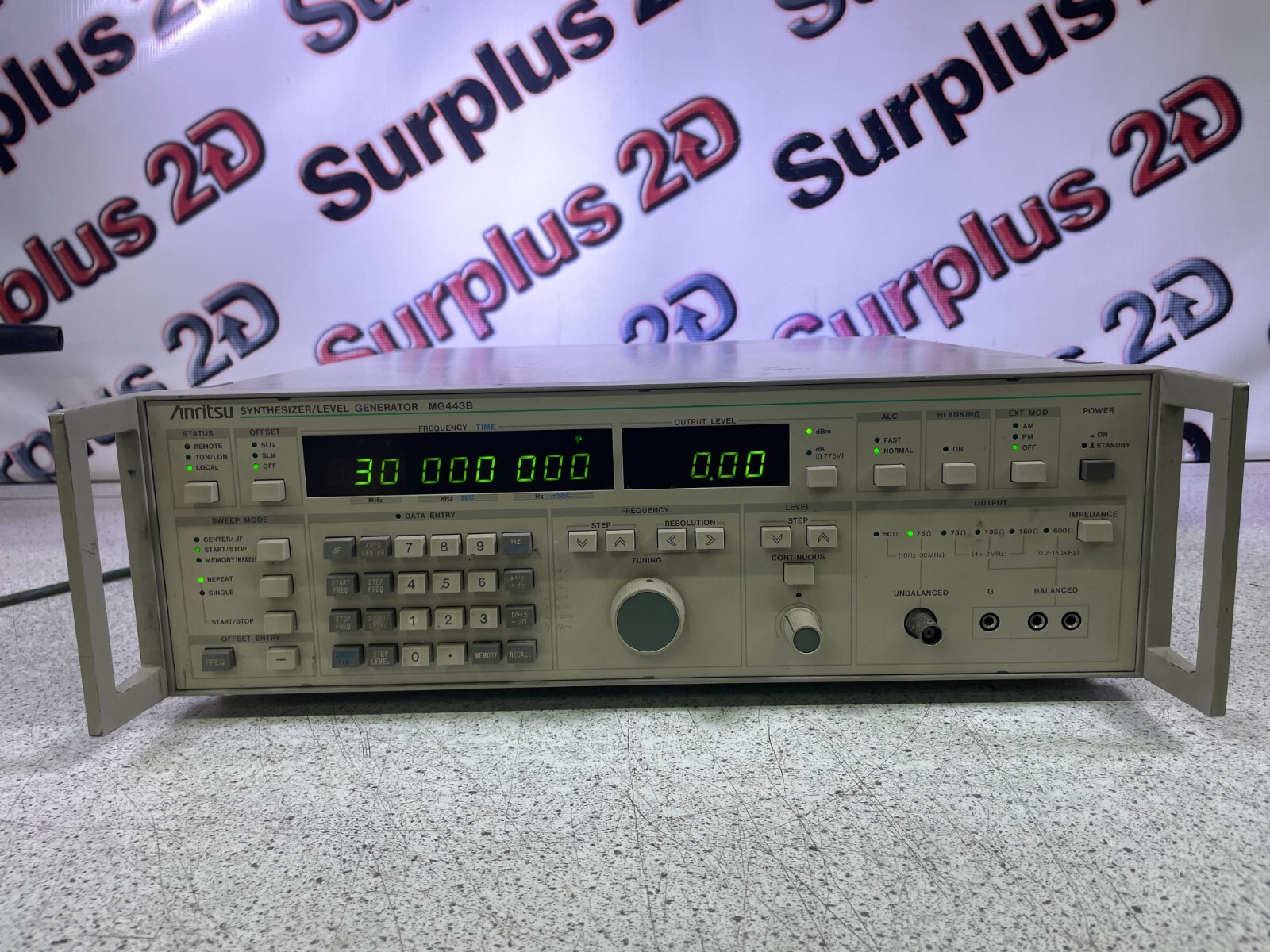 Anritsu MG443B Synthesizer/Level Generator