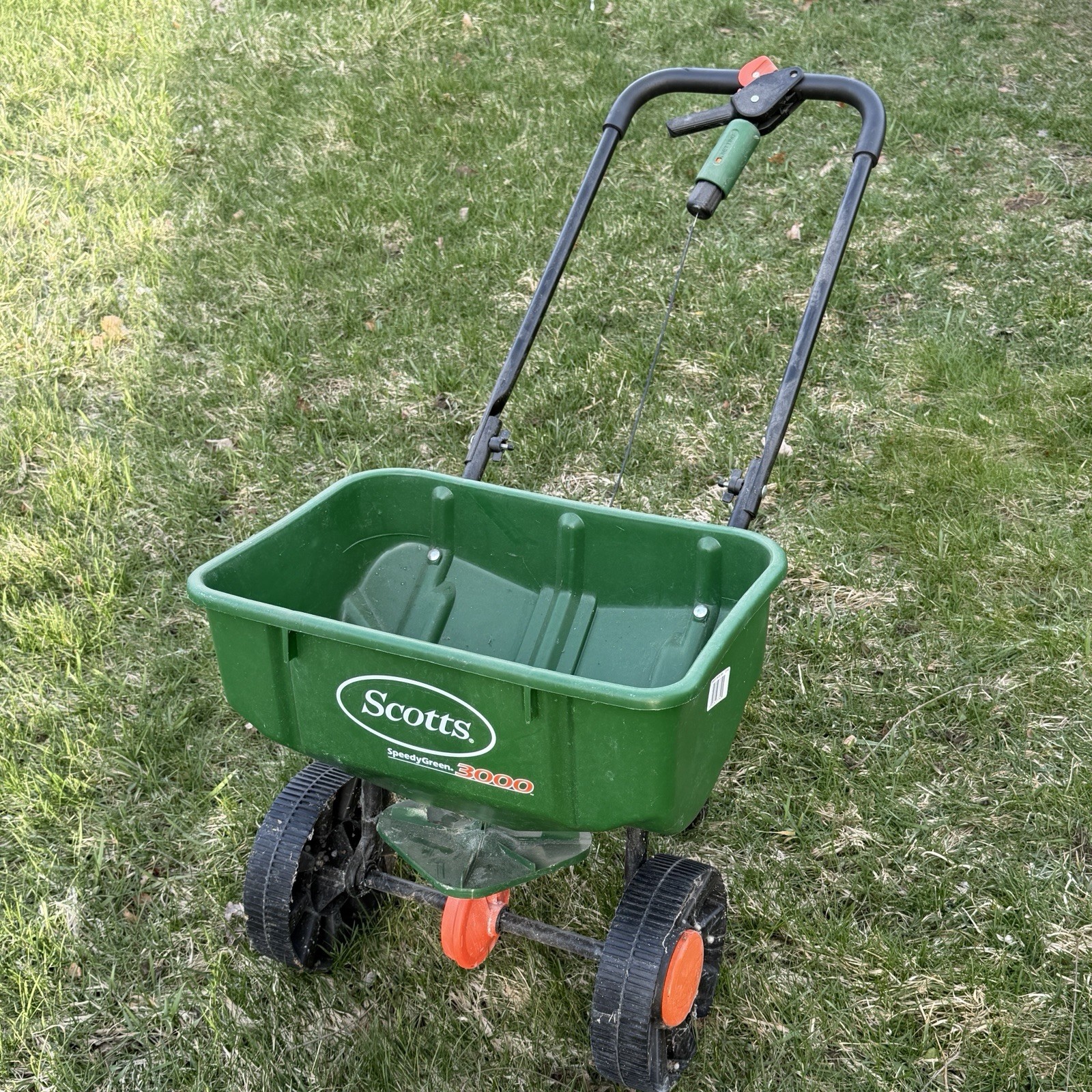 Scotts Speedy Green 3000 Broadcast Spreader Easy Operation Seeds Fertilizer
