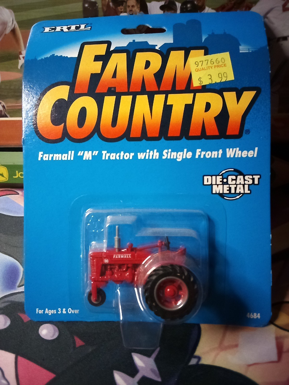 Ertl Farm Country Farmall "M" Tractor with Single Front Wheel NEW SEALED #4684