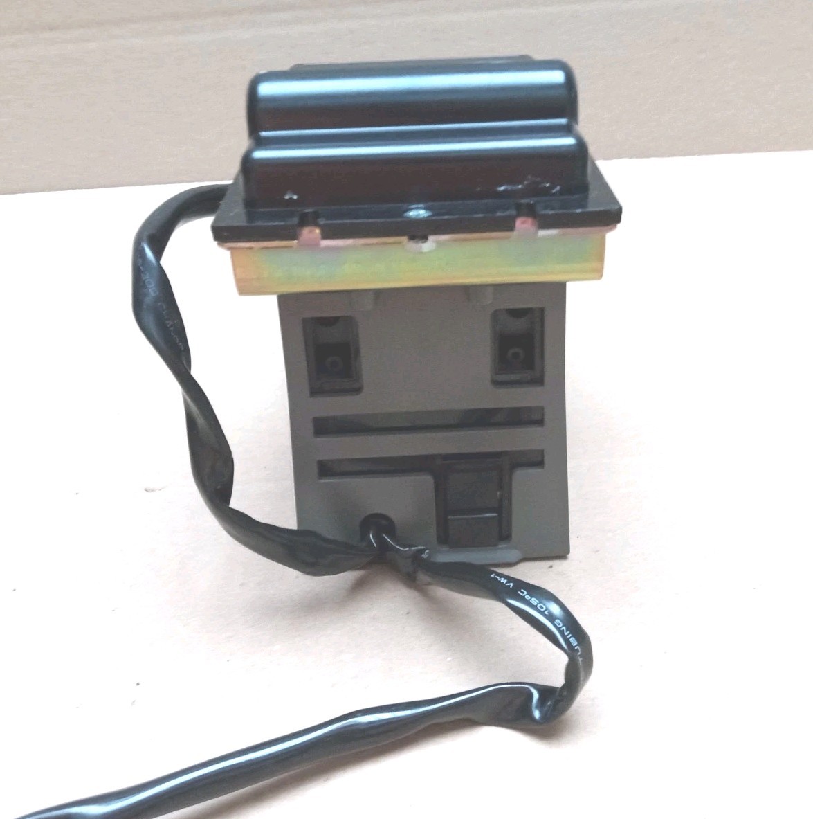 Coinco BP4SX Bill Acceptor, MDB, $1 $5 $10 $20 Validator