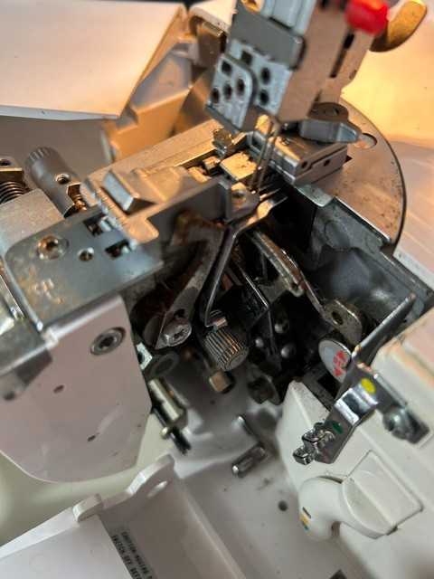 Elna 744 Overlock Serger Sewing Machine Runs See Description / Video READ