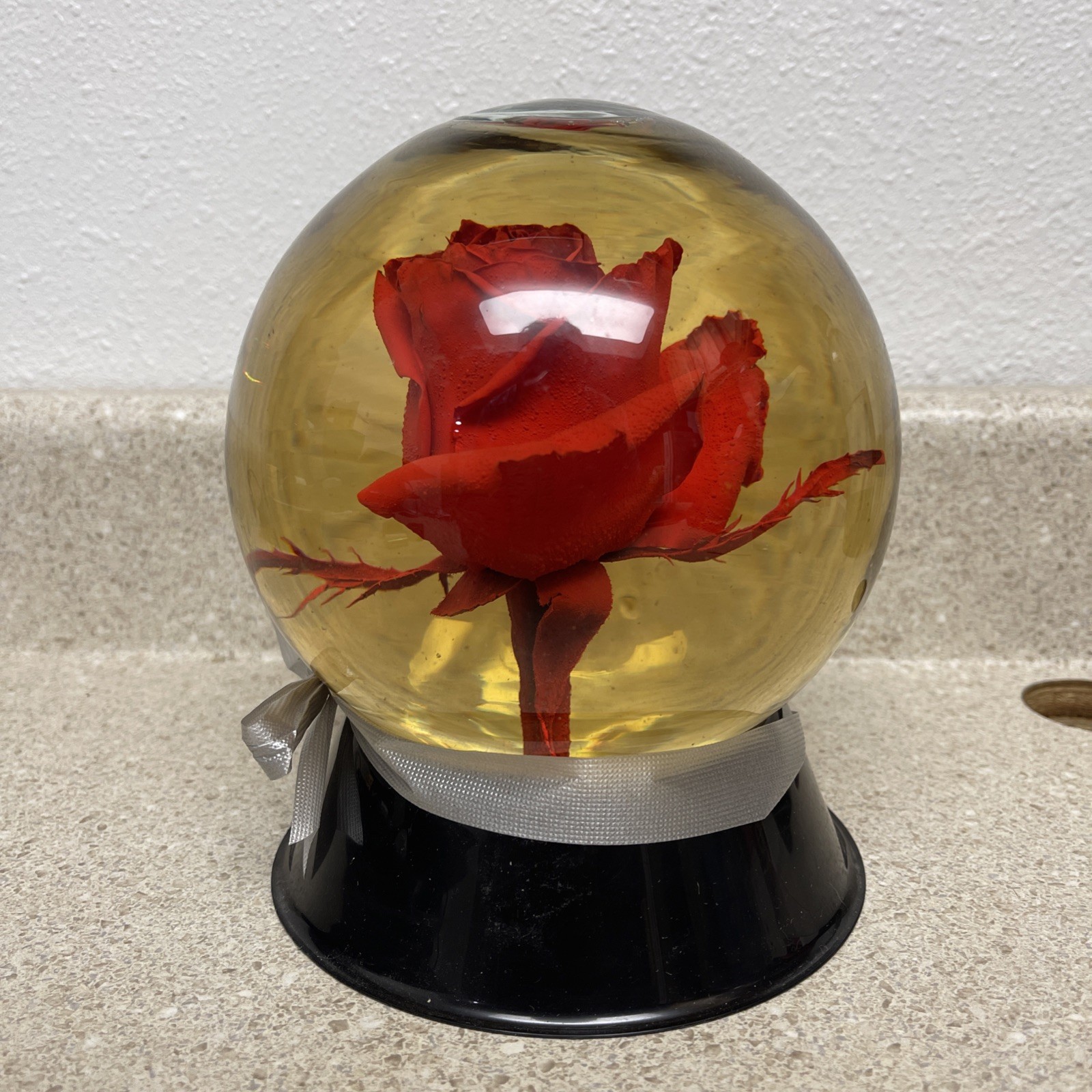 Forever Bill Doran Red Rose Globe. Made In Mexico