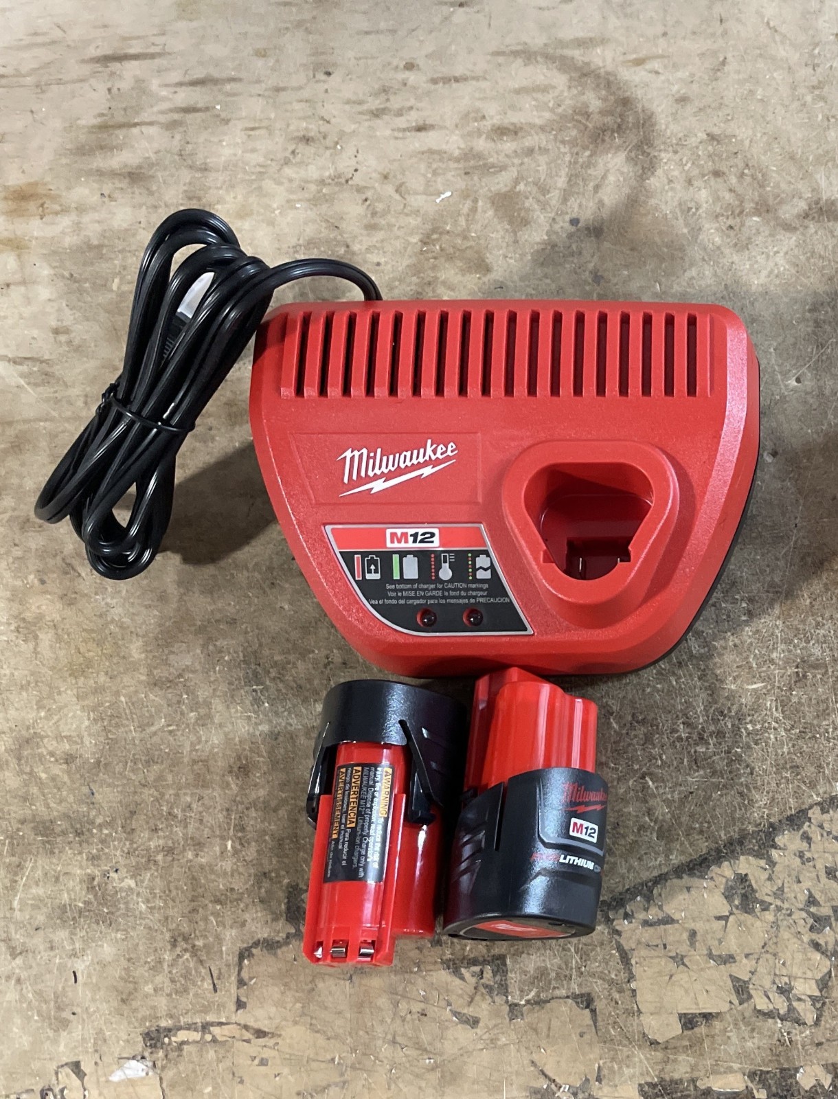 Milwaukee 2550-22 M12 Rivet Tool Kit