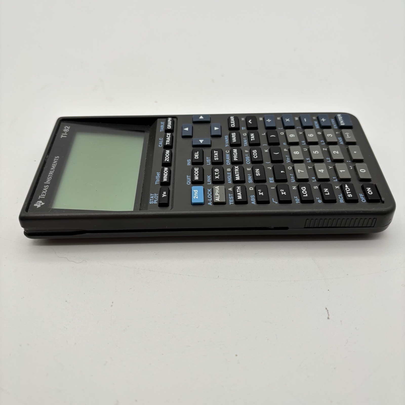 Texas Instruments TI-82 Graphing Calculator Tested Works.