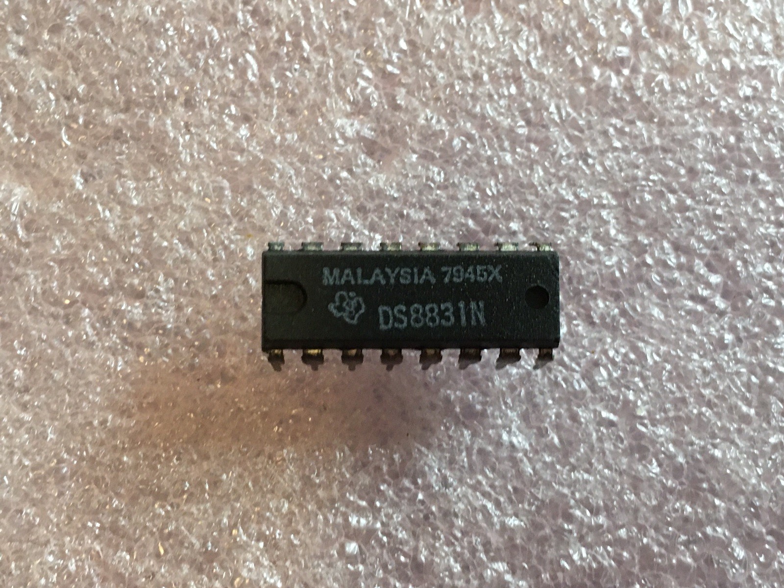DS8831N IC DUAL TRI-STATE LINE DRIVER 16-PIN DIP TEXAS INSTRUMENTS (LOT OF 1)
