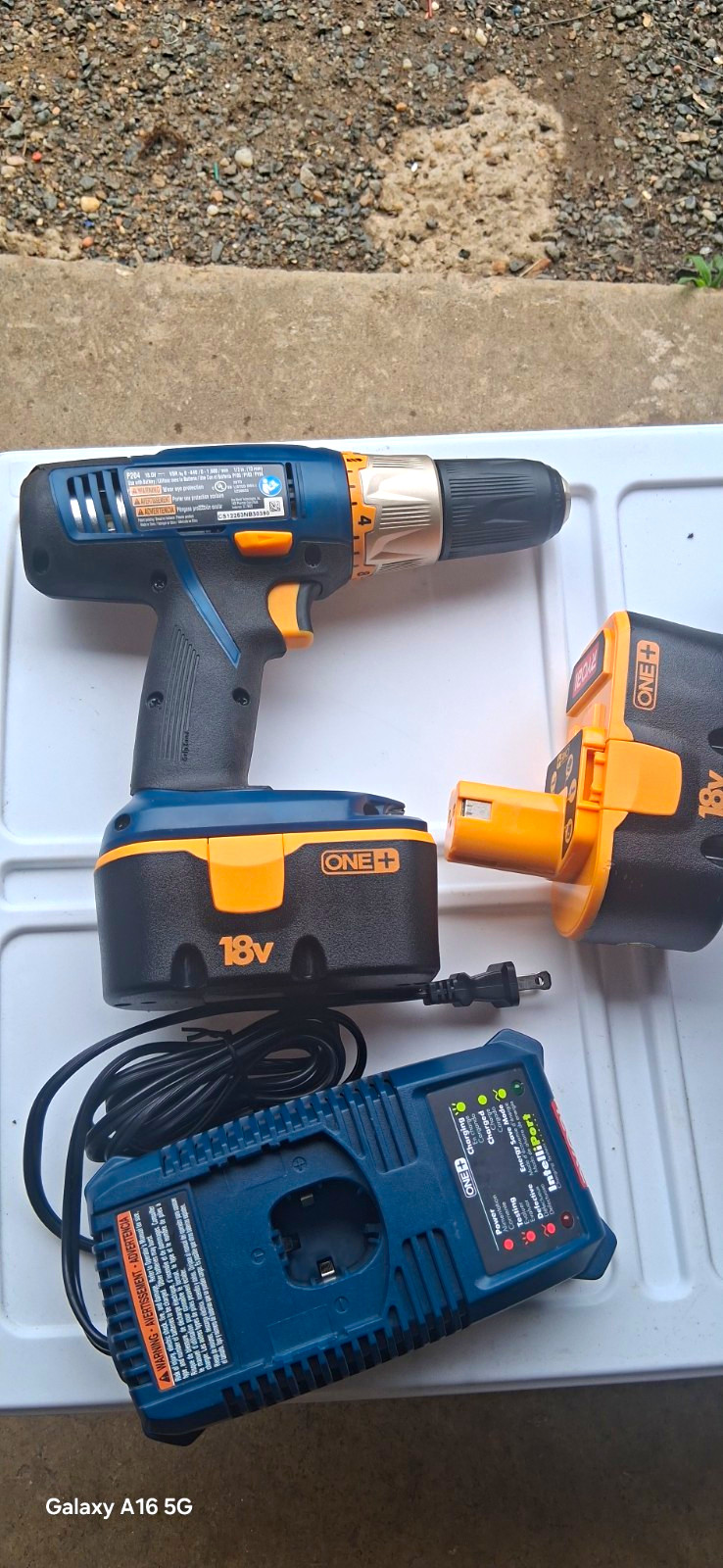 Ryobi ONE+ P200 18V Cordless Drill/Driver Kit NiCd 2 Batteries Charger Bag