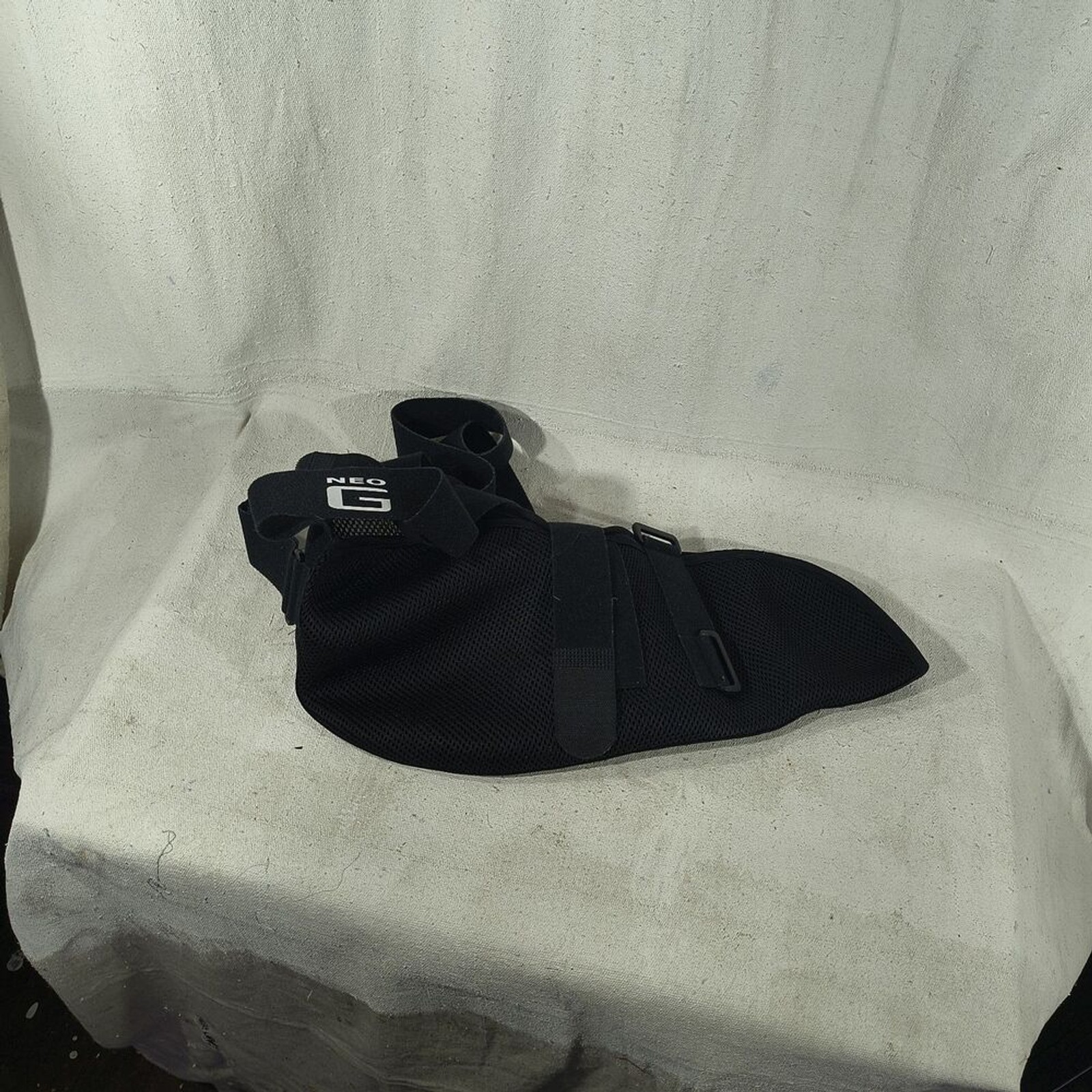 NEOG Immobilizer Black Breathable Material Arm Sling