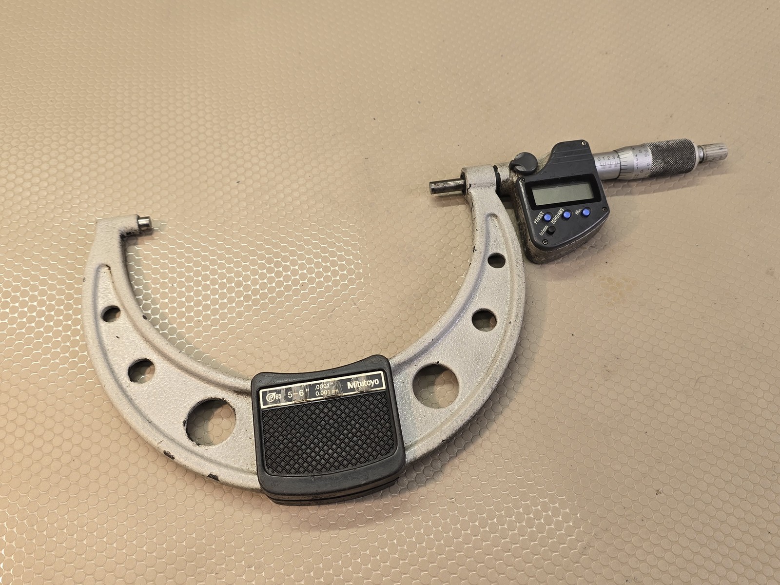 Mitutoyo 293-851-10 Digital Outside Micrometer 5-6" .0001" IP65