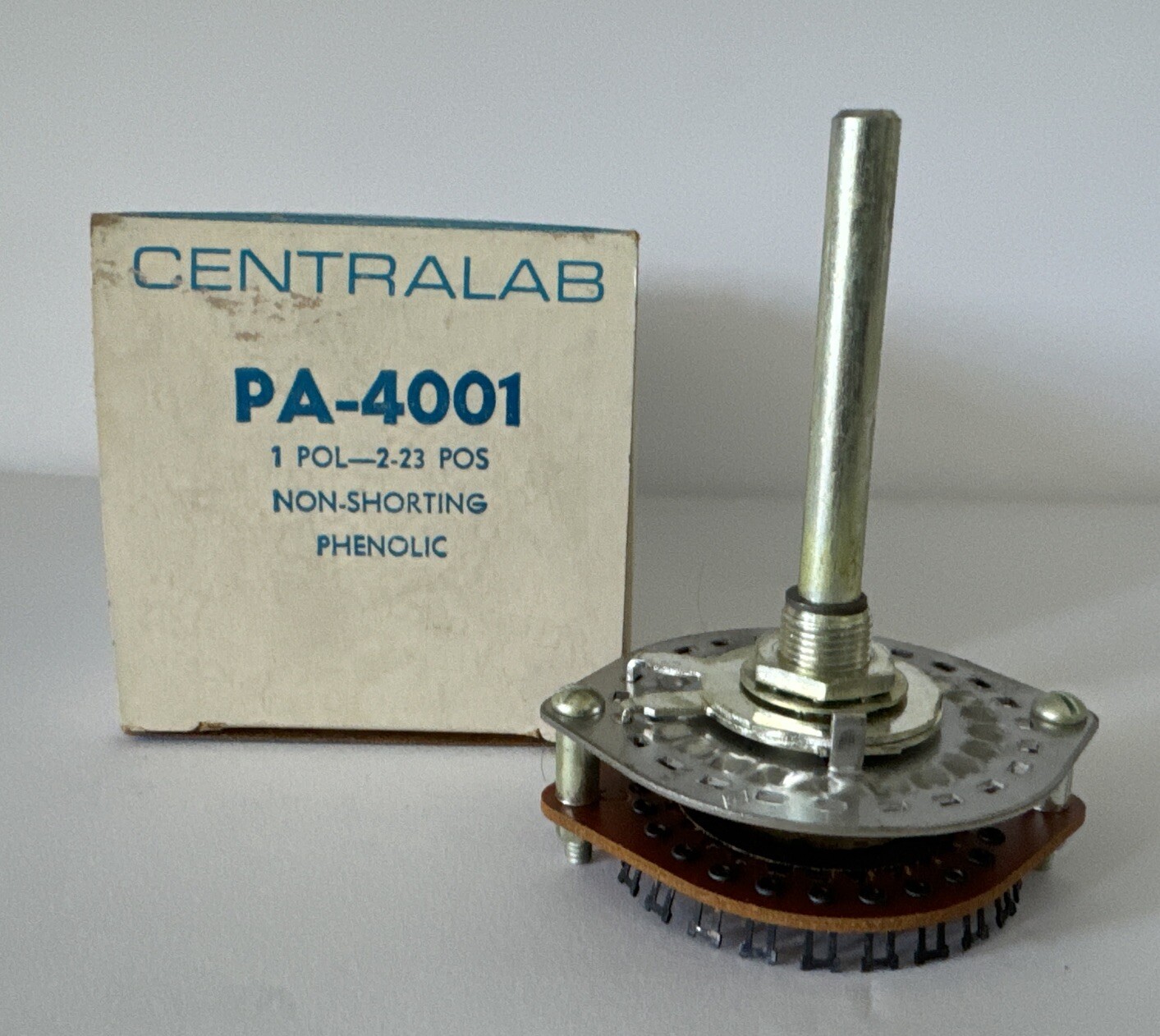 Centralab Switch PA-4001 1 POL 2-23 POS Non Shorting Phenolic Steatite NOB