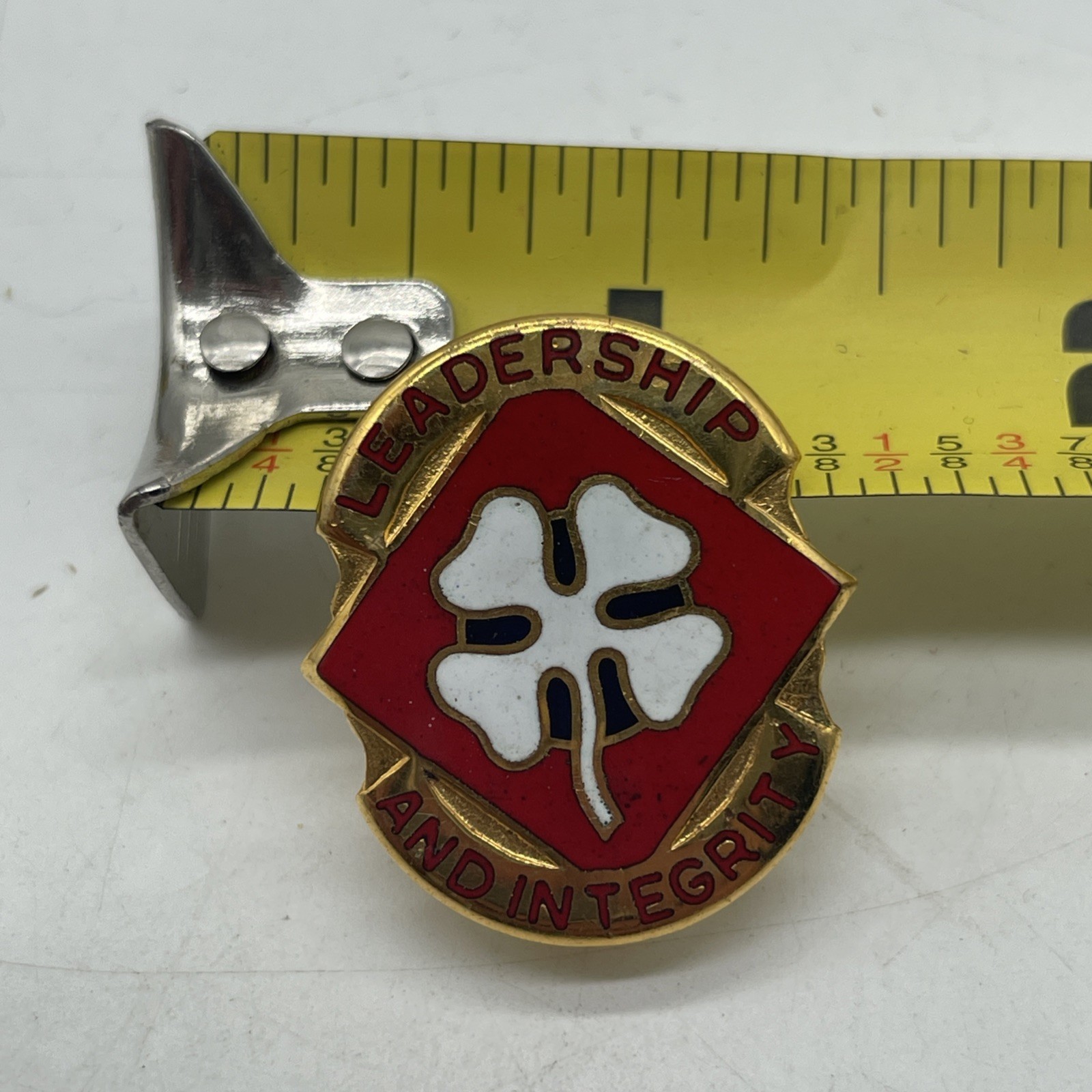 U.S. Military 4th Army NCBU Crest Pin DUI LEADERSHIP AND INTEGRITY 4 Leaf Clover