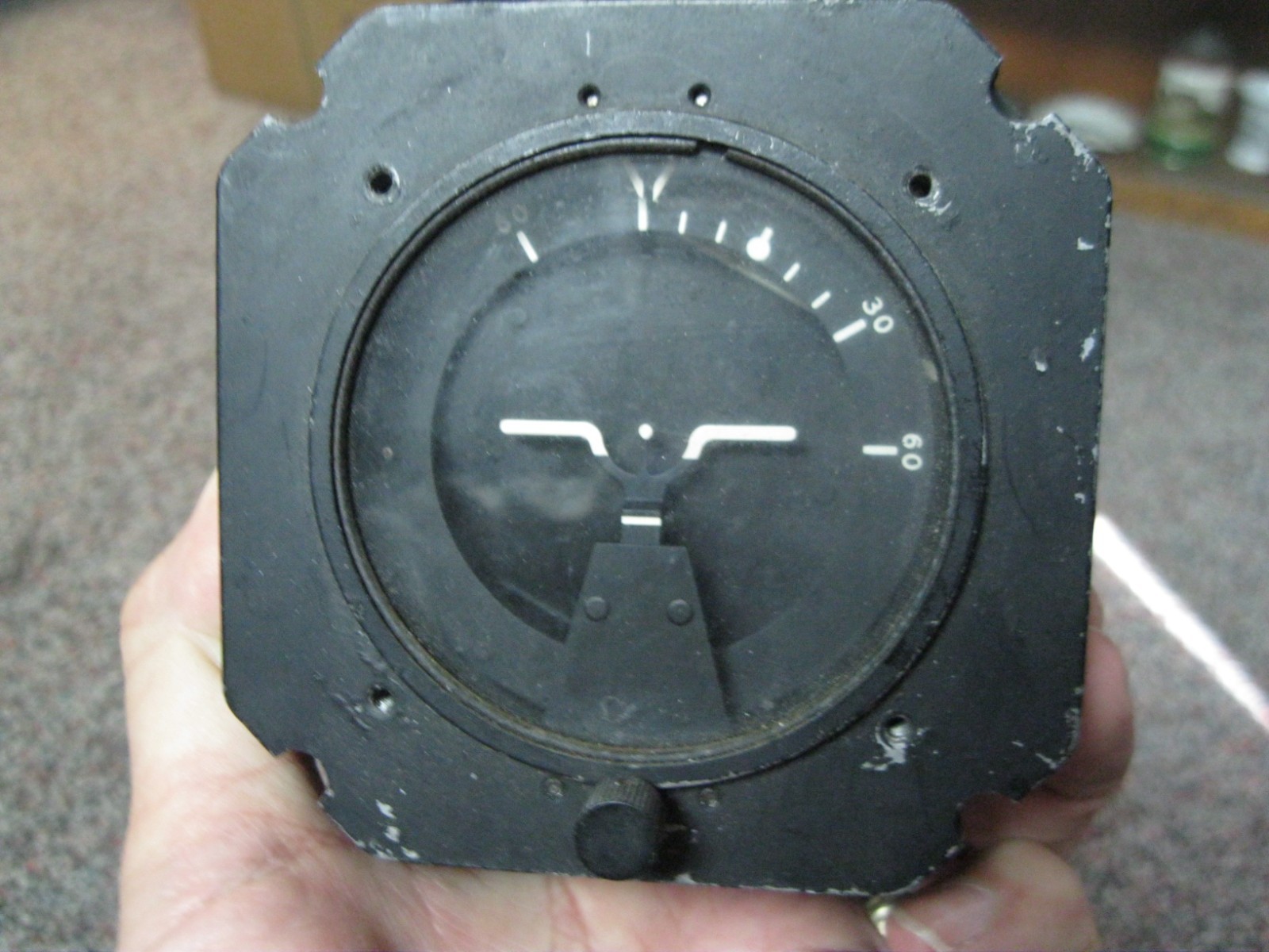 CESSNA GYRO HORIZON INDICATOR C661001-0201 WORKS NEEDS overhauled in 1972