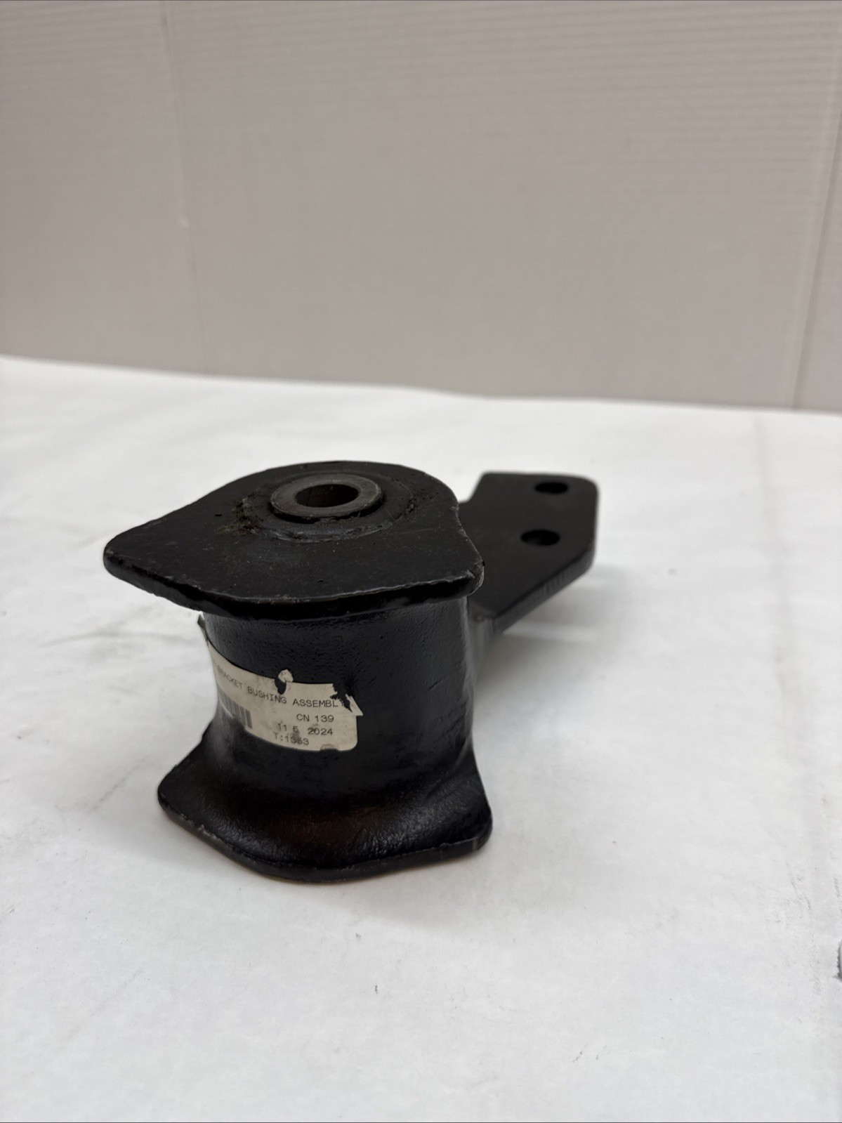 Hendrickson SHACKLE BRACKET- BUSHING ASSY 066510-001