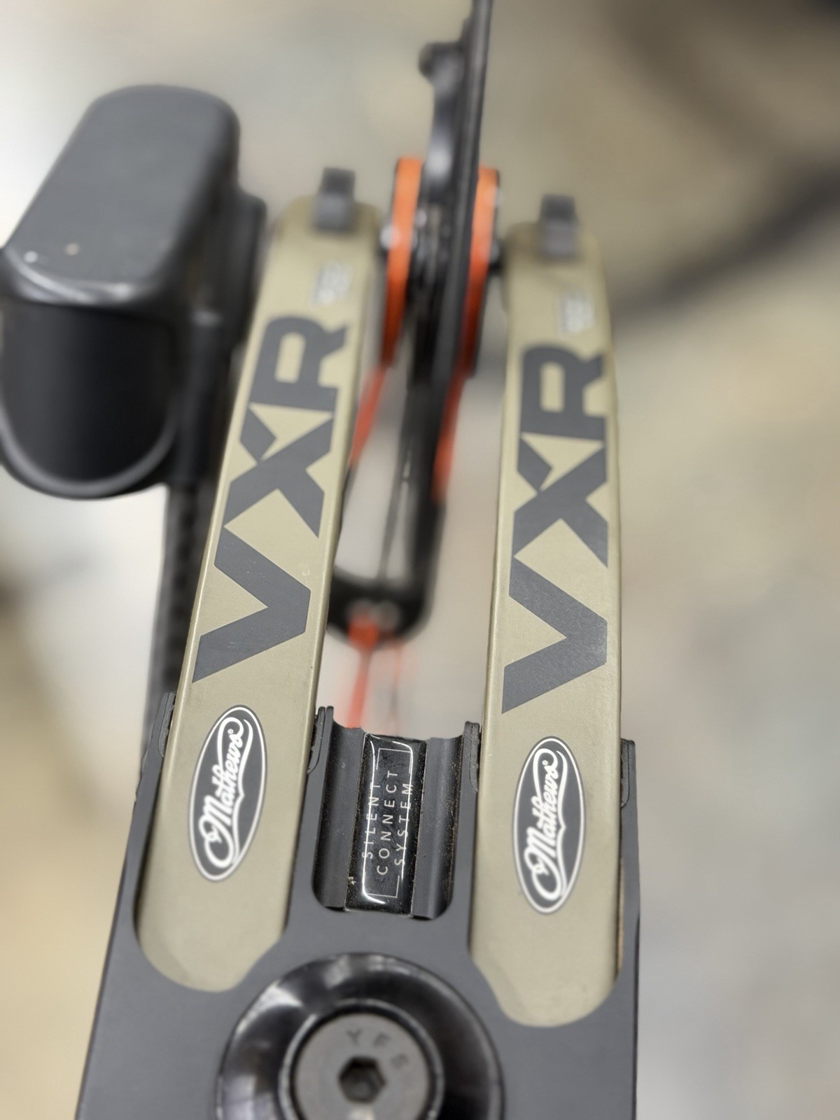 Mathews VXR 28 Green Ambush w/ Quiver