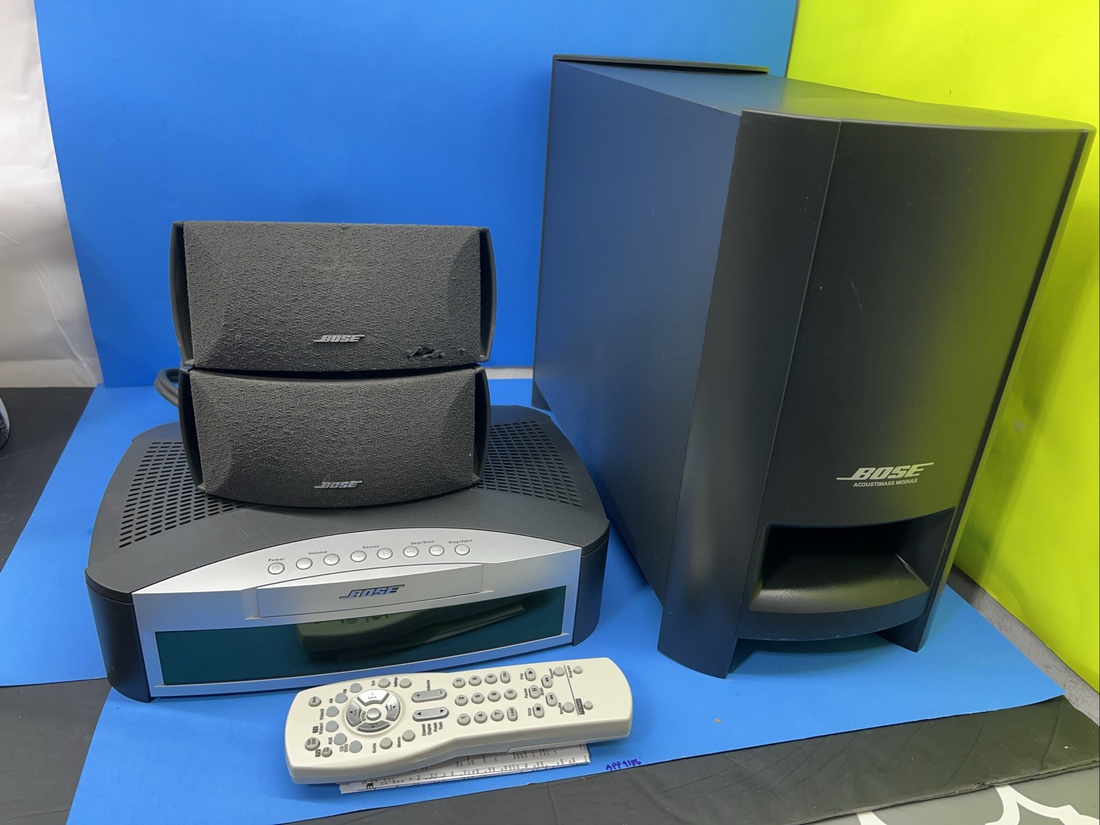 BOSE AV3-2-1 II MEDIA CENTER 2.1 HOME THEATER SYSTEM DVD CD PLAYER SPEAKERS SUBW