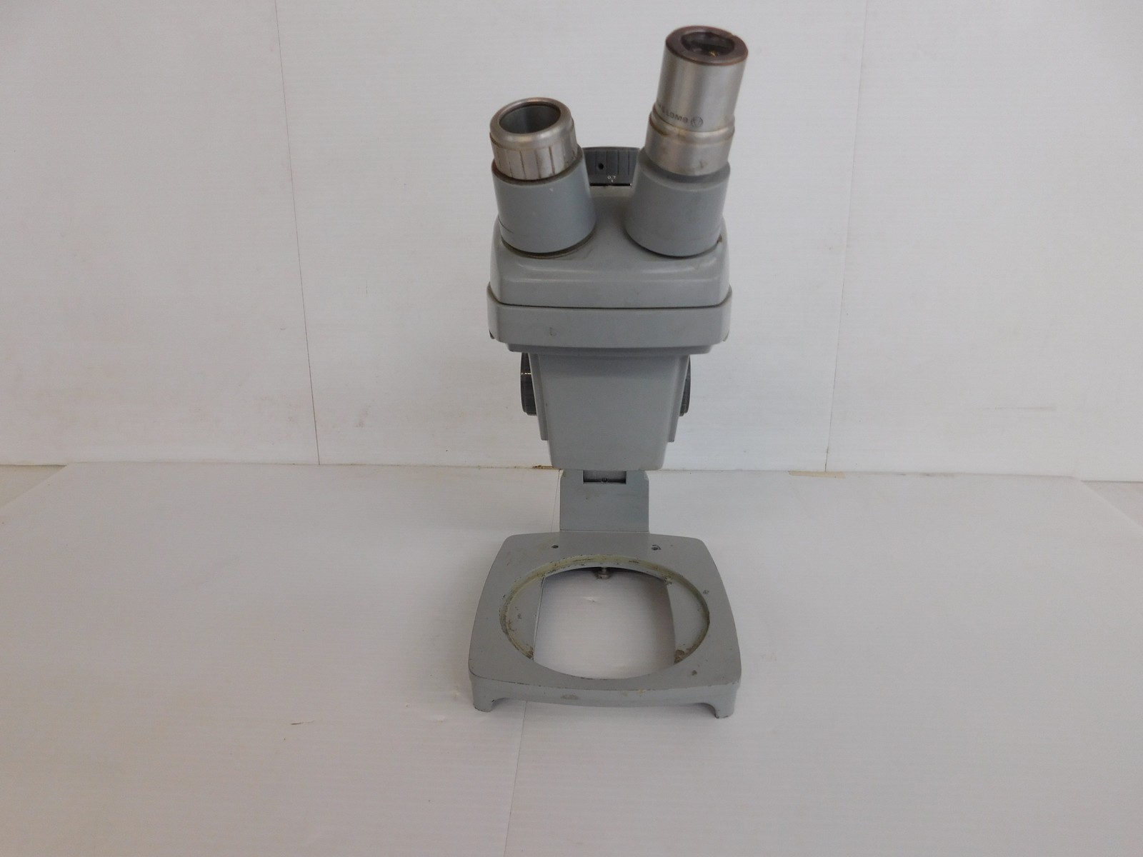 BAUSCH & LOMB 0.7X-3X MICROSCOPE WITH ONE 10XWF EYEPIECE (BSJ78)