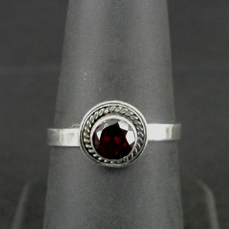 Ring Silver Red Garnet Stone Round Band Sterling 925 Size 7.5 Band Ring 7 1/2