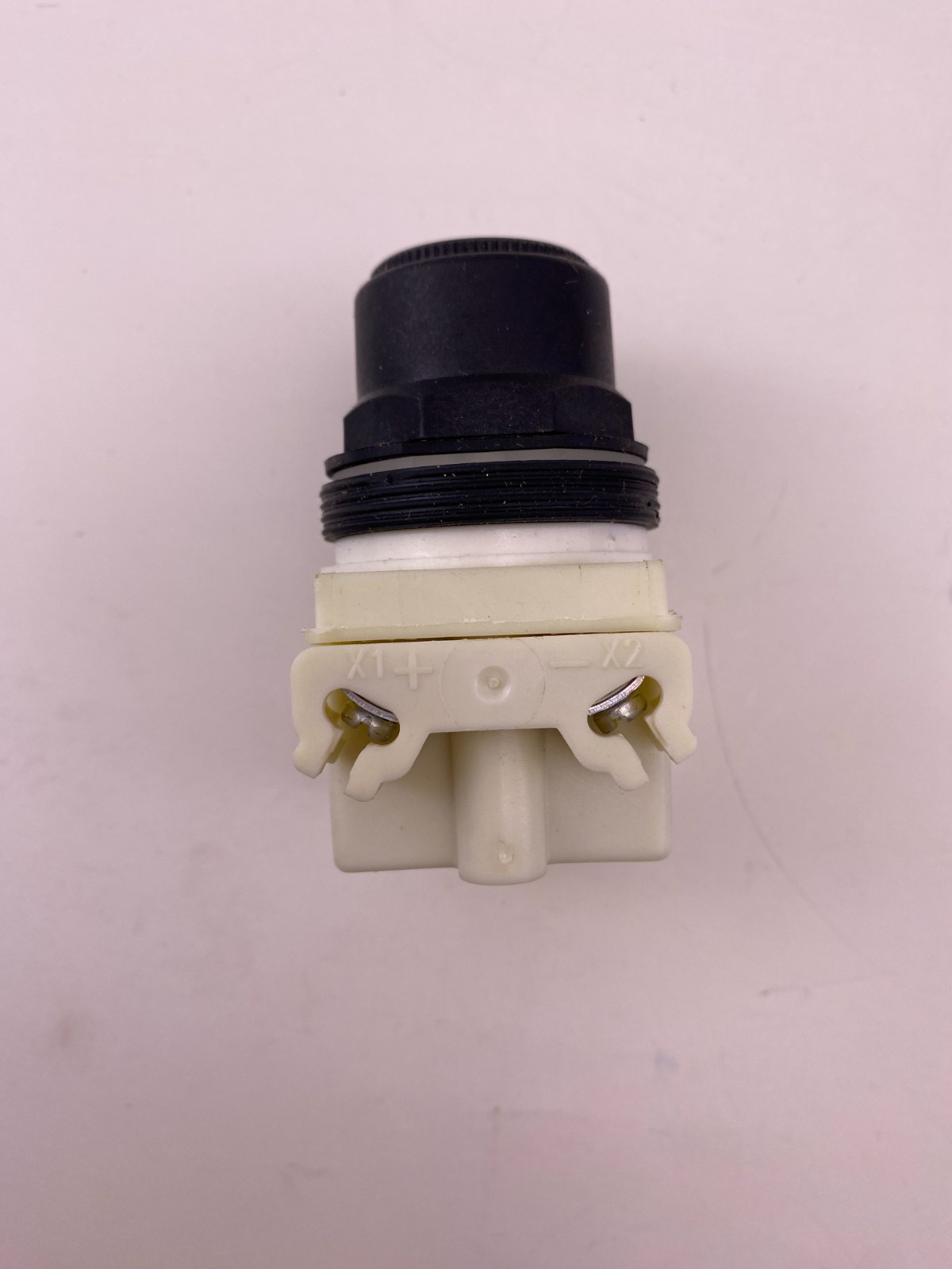 Square D 9001SK34J1 Selector switch 30mm 2 Position,Spring return from right,inc